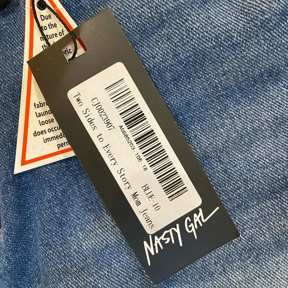 Nasty Gal Two Sides to Every Story Mom Jeans - Picture 5 of 8